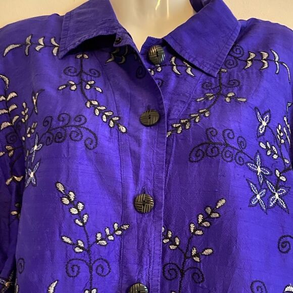 Chico’s Purple 100% Silk Embroidered Button Front Jacket Women’s Size Small - Picture 2 of 7